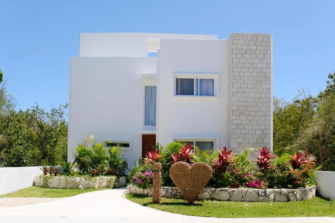 Amazing Villa Inside Tulum Country Club Akumal Mexico