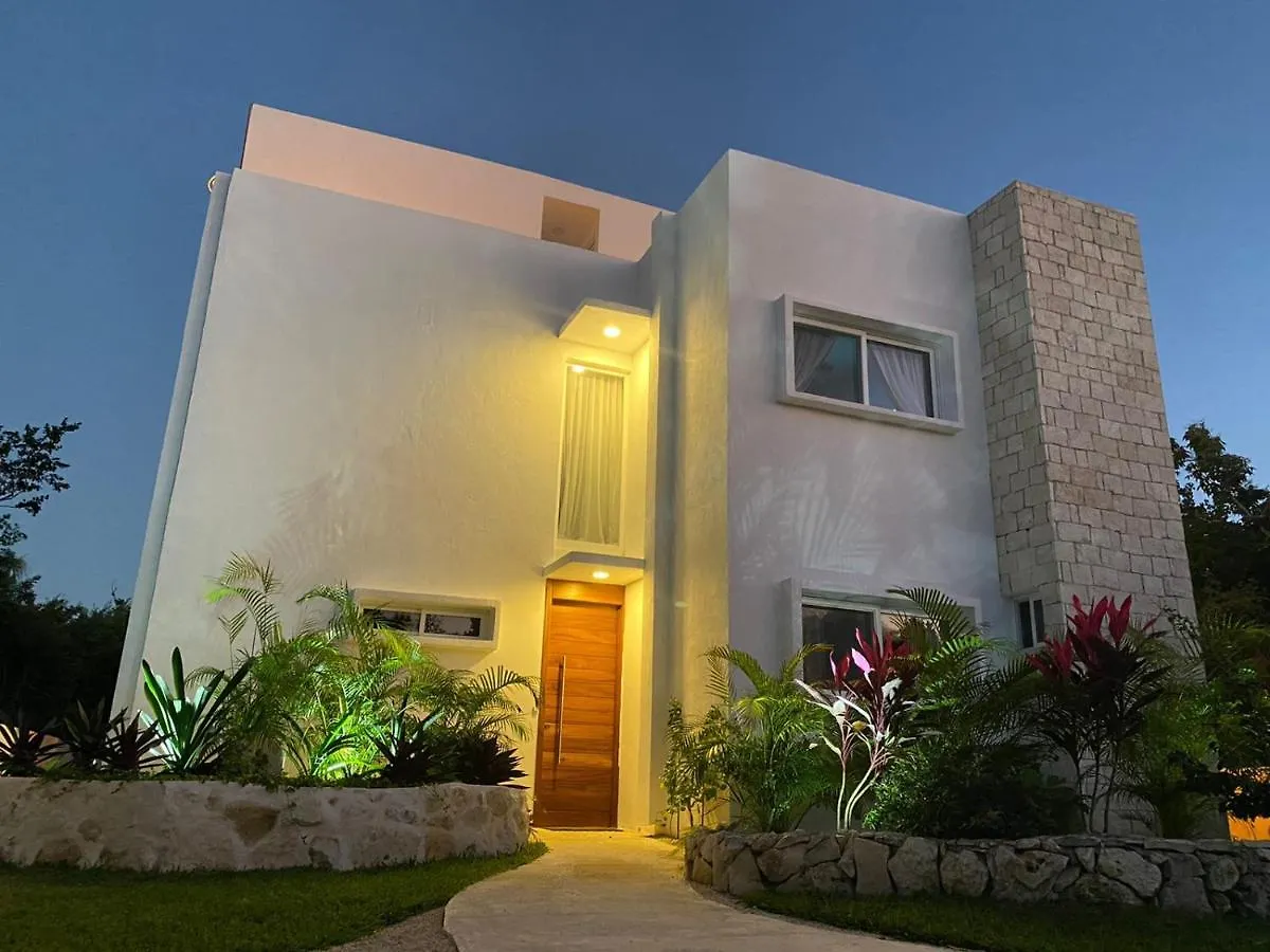 Amazing Villa Inside Tulum Country Club Akumal