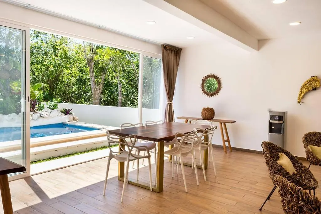 Amazing Villa Inside Tulum Country Club Akumal Holiday home