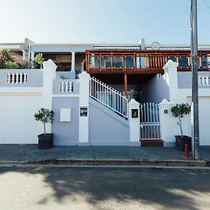 https://sweet-berries-holiday-houses.hotels-capetown.com